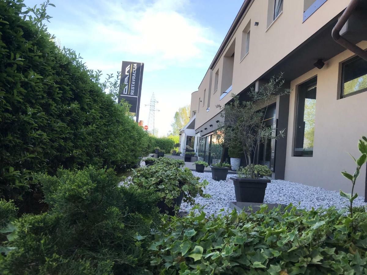 Dam Boutique Hotel & Restaurant โนวาโกริคา ภายนอก รูปภาพ